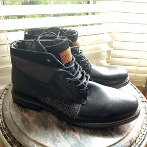 NEW MENS ROBERT WAYNE BOOTS